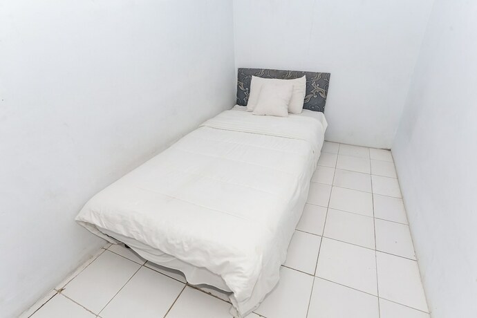 Imagen general del Hotel Spot On 93515 Pulo Gebang Guest House. Foto 15
