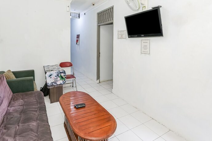 Imagen de los interiores del Hotel Spot On 93515 Pulo Gebang Guest House. Foto 25