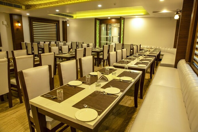 Imagen del bar/restaurante del Hotel Spree Agra. Foto 16