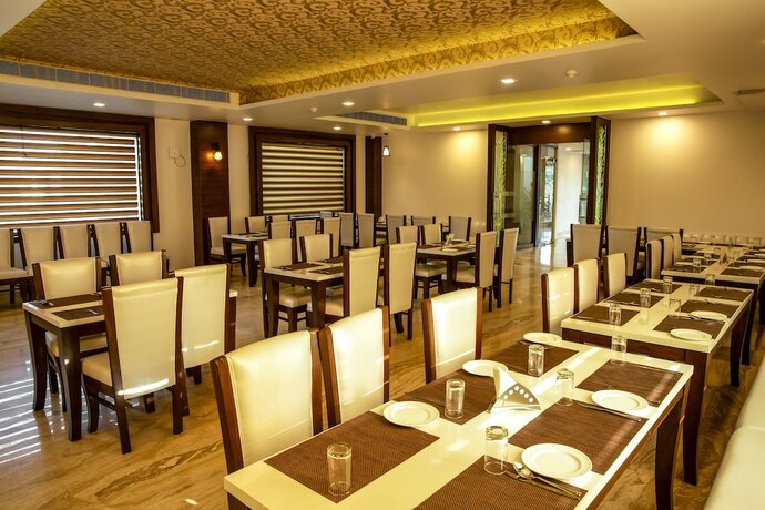 Imagen del bar/restaurante del Hotel Spree Agra. Foto 20