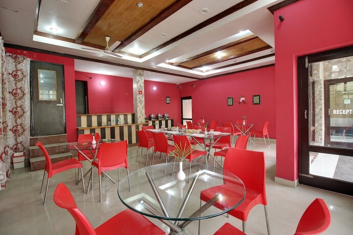 Imagen del bar/restaurante del Hotel Spring Birds, Bhimtal. Foto 8