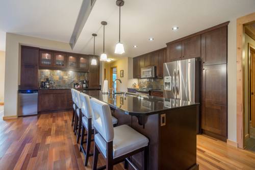 Imagen de la habitación del Hotel Spring Creek Vacations - Rundle Cliffs Lodge. Foto 11