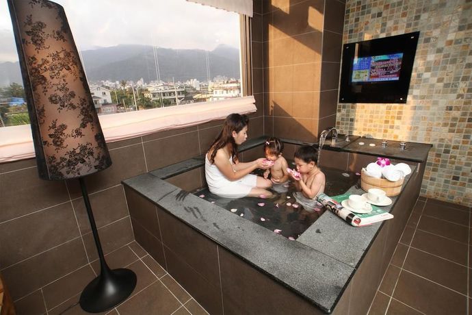 Imagen de la habitación del Hotel Spring Fountain. Foto 17
