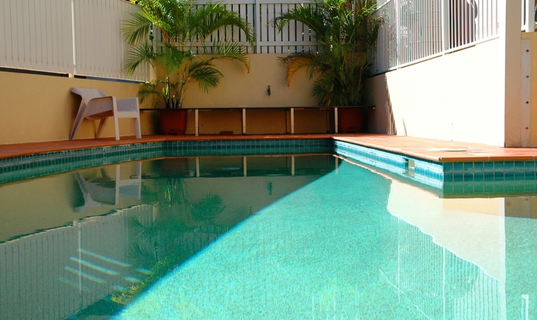 Imagen de la piscina del Hotel Spring Hill Gardens Apartments. Foto 14