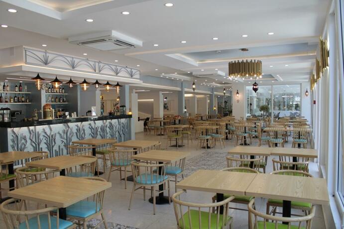 Imagen general del Hotel Spring Holiday Resort. Foto 41
