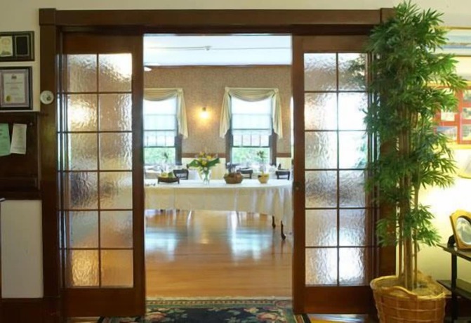 Imagen del bar/restaurante del Hotel Spring Lake Inn. Foto 3