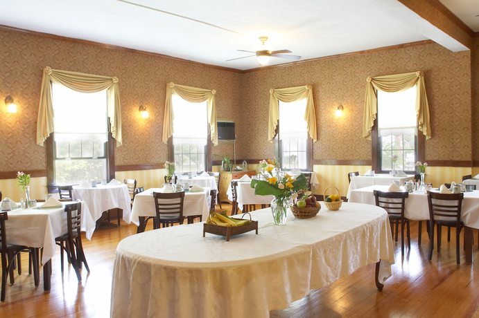 Imagen del bar/restaurante del Hotel Spring Lake Inn. Foto 4