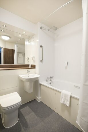 Imagen general del Hotel Spring River Ebbsfleet By Marston's Inns. Foto 6