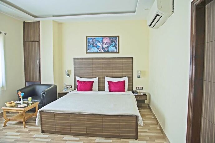Imagen de la habitación del Hotel Spring Sky Mughalsarai by ShriGos. Foto 17