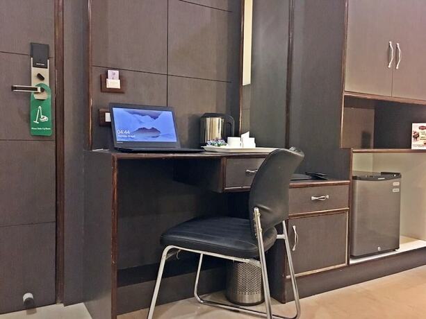 Imagen de la habitación del Hotel Spring Sky Mughalsarai by ShriGos. Foto 20