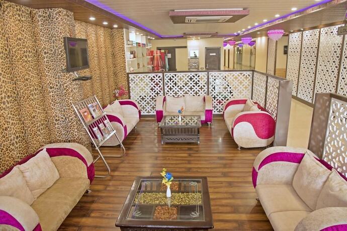 Imagen general del Hotel Spring Sky Mughalsarai by ShriGos. Foto 12
