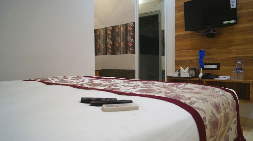 Imagen de la habitación del Hotel Spring Sky Udaipur by ShriGos. Foto 18