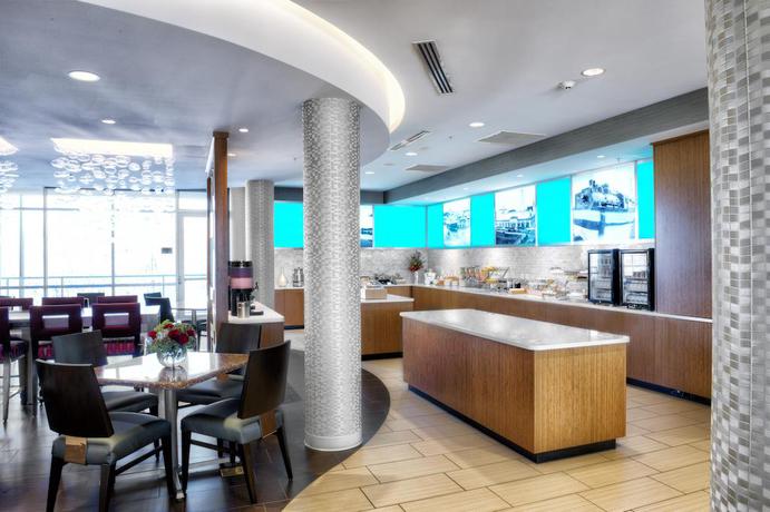 Imagen del bar/restaurante del Hotel SpringHill Suites Bellingham. Foto 2