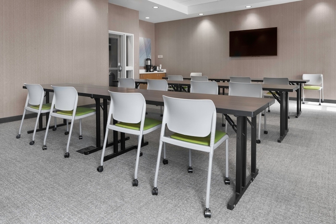 Imagen de los interiores del Hotel SpringHill Suites Charlotte Airport Lake Pointe. Foto 18