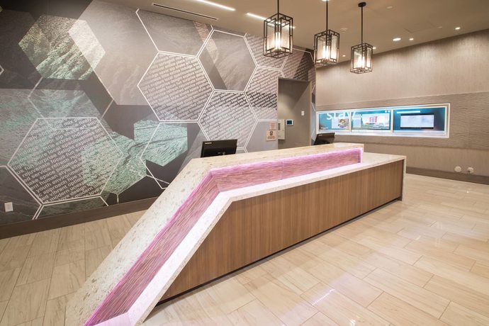 Imagen de los interiores del Hotel SpringHill Suites Fayetteville Fort Liberty. Foto 18