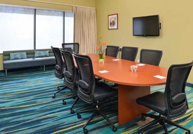 Imagen de los interiores del Hotel SpringHill Suites Irvine John Wayne Airport/Orange County. Foto 10