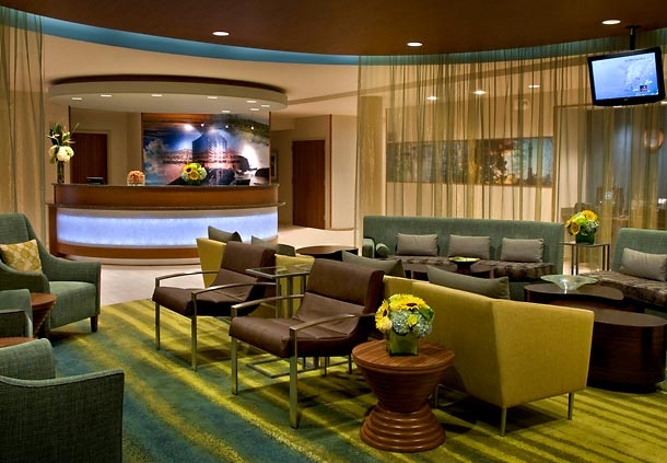 Imagen de los interiores del Hotel SpringHill Suites Long Island Brookhaven. Foto 4