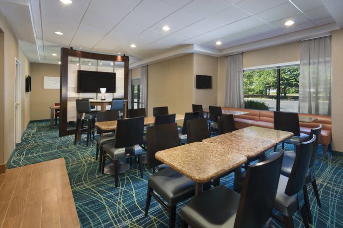 Imagen del bar/restaurante del Hotel SpringHill Suites Mishawaka-Uinversity Area. Foto 4