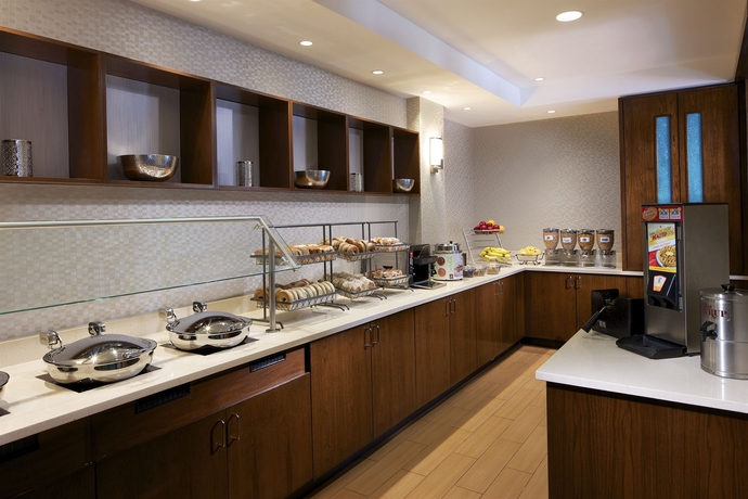 Imagen del bar/restaurante del Hotel SpringHill Suites Newark Liberty International Airport. Foto 3