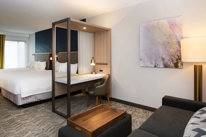 Imagen de la habitación del Hotel SpringHill Suites Seattle Issaquah. Foto 2