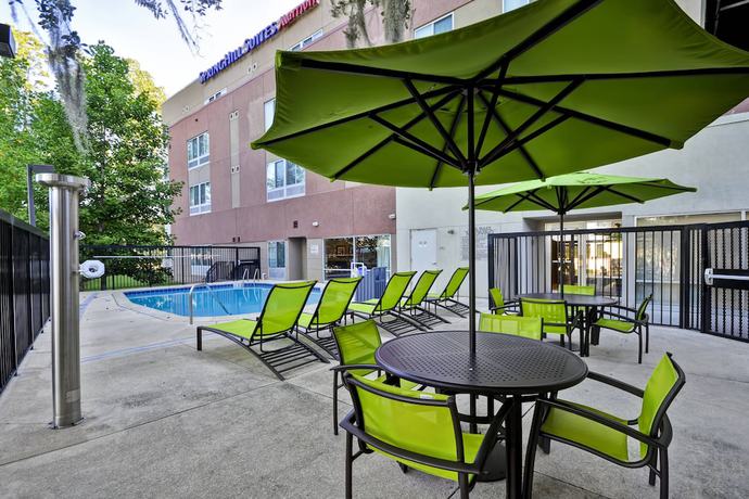 Imagen de la piscina del Hotel SpringHill Suites Tallahassee Central. Foto 18