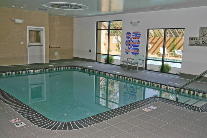 Imagen de la piscina del Hotel SpringHill Suites Temecula Valley Wine Country. Foto 19