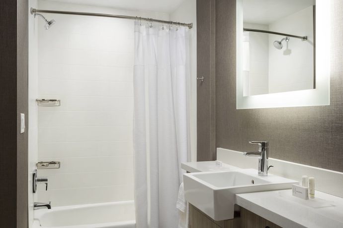 Imagen de la habitación del Hotel SpringHill Suites by Marriott Belmont Redwood Shores. Foto 9