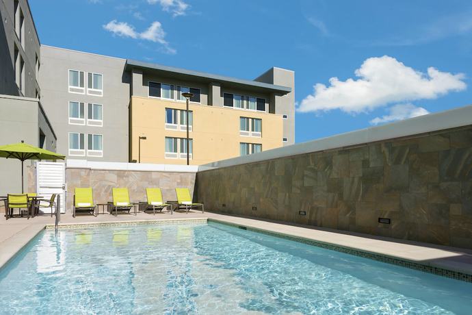Imagen de la piscina del Hotel SpringHill Suites by Marriott Belmont Redwood Shores. Foto 20