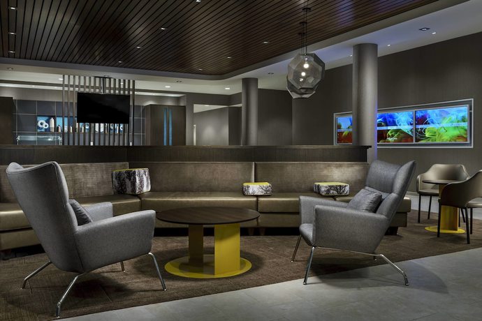Imagen de los interiores del Hotel SpringHill Suites by Marriott Belmont Redwood Shores. Foto 18