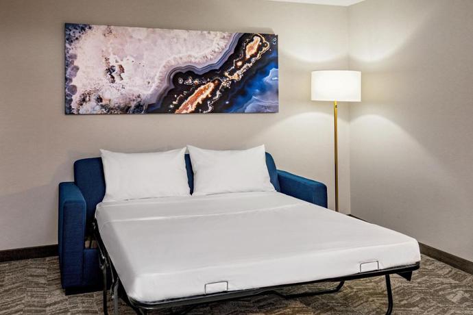Imagen de la habitación del Hotel SpringHill Suites by Marriott Boston Logan Airport Revere Beach. Foto 3