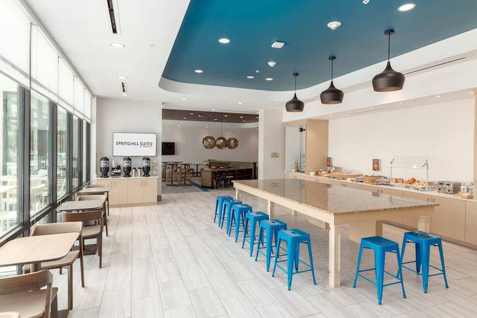 Imagen del bar/restaurante del Hotel SpringHill Suites by Marriott Bradenton Downtown/Riverfront. Foto 2