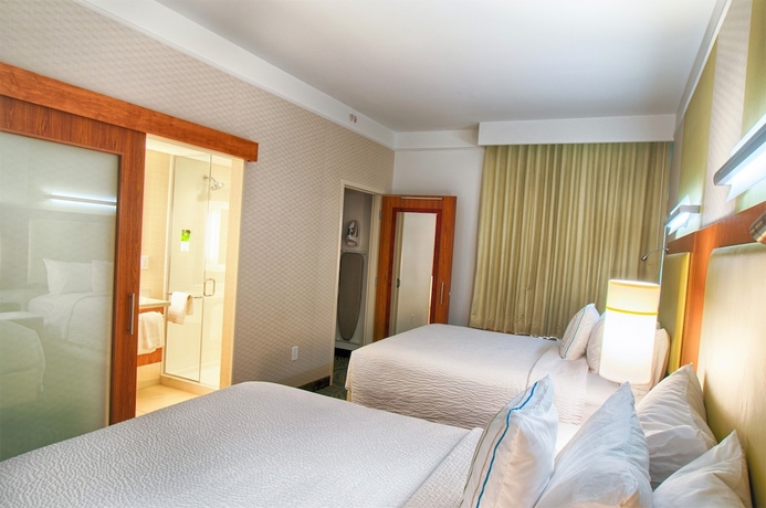Imagen de la habitación del Hotel SpringHill Suites by Marriott Canton. Foto 8