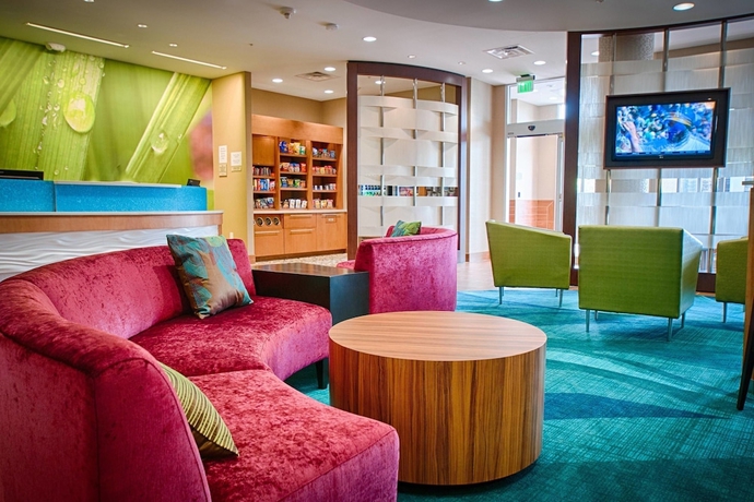 Imagen de los interiores del Hotel SpringHill Suites by Marriott Canton. Foto 12