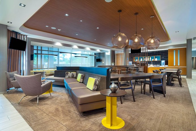 Imagen de los interiores del Hotel SpringHill Suites by Marriott Charleston Airport and Convention Center. Foto 19