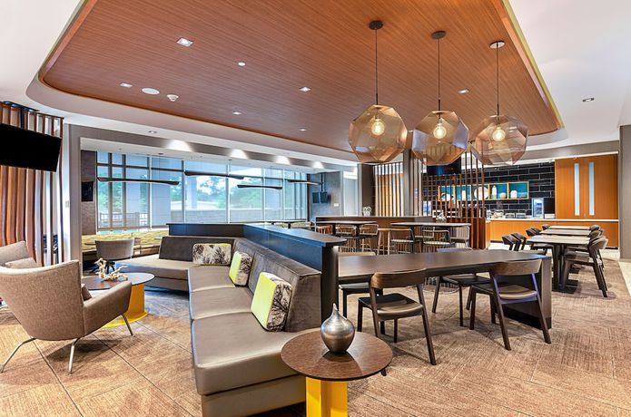 Imagen de los interiores del Hotel SpringHill Suites by Marriott Charleston Airport and Convention Center. Foto 20