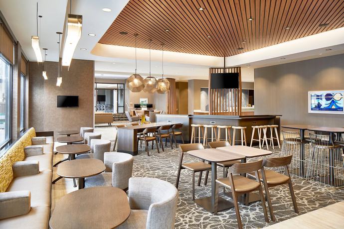 Imagen de los interiores del Hotel SpringHill Suites by Marriott Columbus Dublin. Foto 16