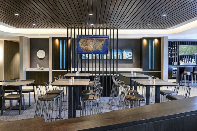 Imagen del bar/restaurante del Hotel SpringHill Suites by Marriott Dallas Rockwall. Foto 2