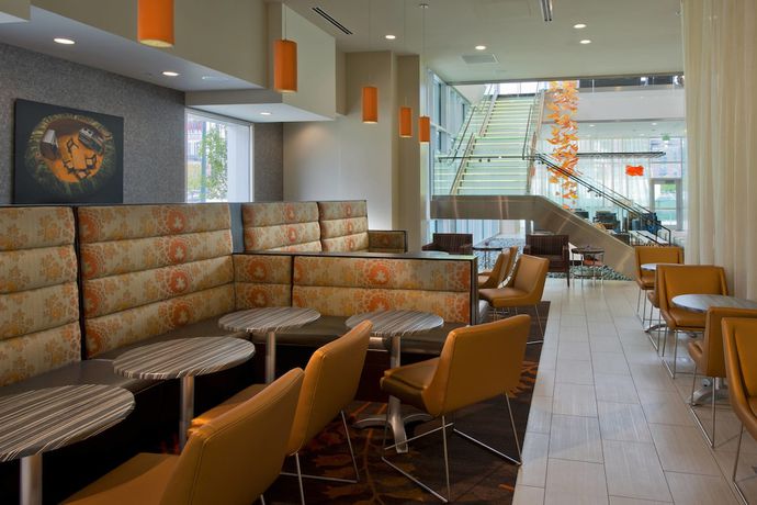 Imagen del bar/restaurante del Hotel SpringHill Suites by Marriott Denver Downtown. Foto 5