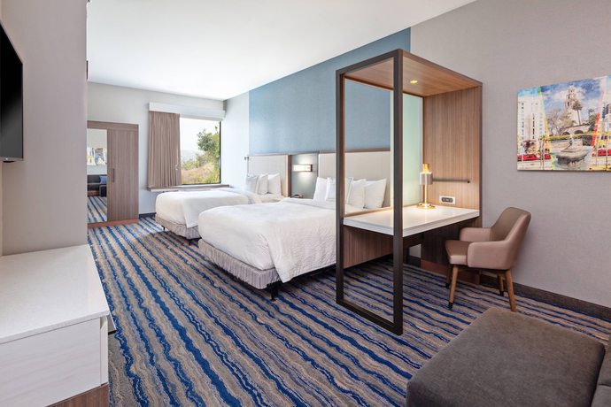 Imagen de la habitación del Hotel SpringHill Suites by Marriott Escondido Downtown. Foto 2