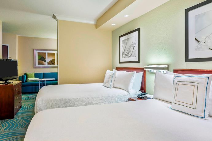 Imagen de la habitación del Hotel SpringHill Suites by Marriott Fort Myers Airport. Foto 9