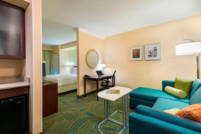 Imagen de la habitación del Hotel SpringHill Suites by Marriott Fort Myers Airport. Foto 10