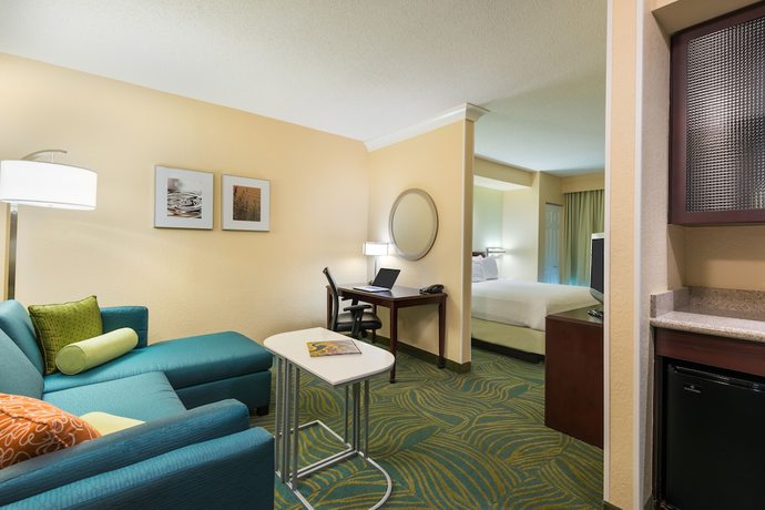 Imagen de la habitación del Hotel SpringHill Suites by Marriott Fort Myers Airport. Foto 12