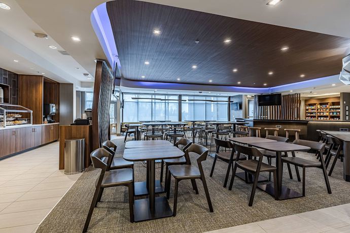 Imagen del bar/restaurante del Hotel SpringHill Suites by Marriott Fort Wayne North. Foto 2