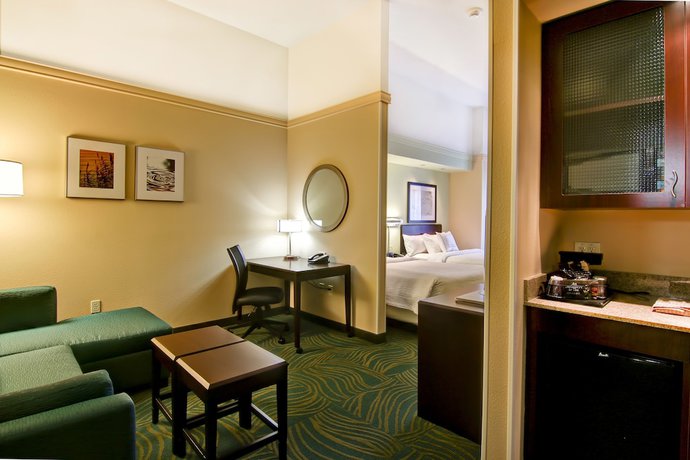 Imagen de la habitación del Hotel SpringHill Suites by Marriott Fresno. Foto 11