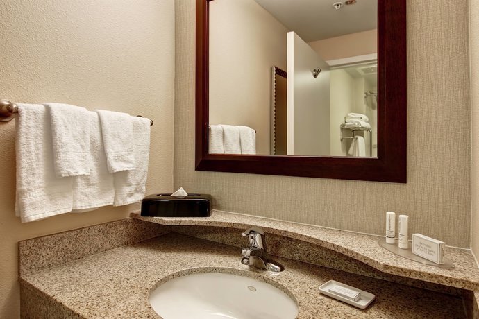 Imagen de la habitación del Hotel SpringHill Suites by Marriott Fresno. Foto 13