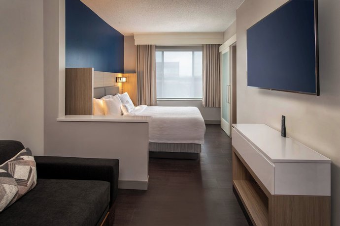 Imagen de la habitación del Hotel SpringHill Suites by Marriott Herndon Reston. Foto 11
