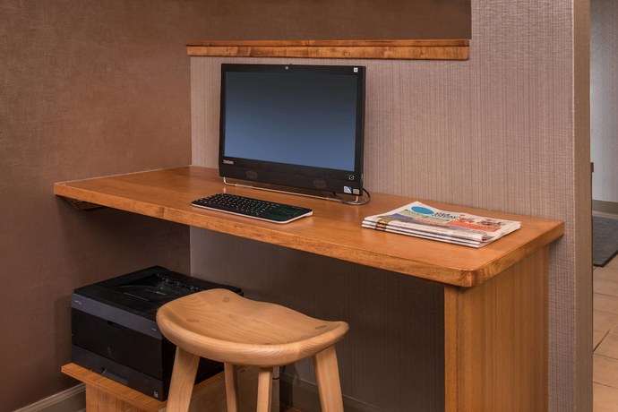 Imagen de los interiores del Hotel SpringHill Suites by Marriott Herndon Reston. Foto 17
