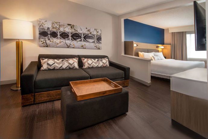 Imagen de la habitación del Hotel SpringHill Suites by Marriott Herndon Reston. Foto 12