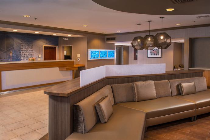 Imagen de los interiores del Hotel SpringHill Suites by Marriott Herndon Reston. Foto 20