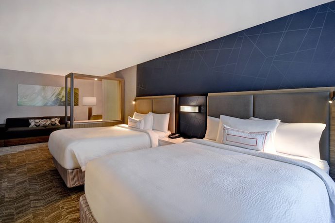Imagen de la habitación del Hotel SpringHill Suites by Marriott Holland. Foto 7